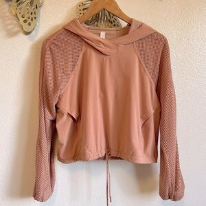 Lululemon “Catch A Breeze” Dusty Pink Lined Mesh Pullover